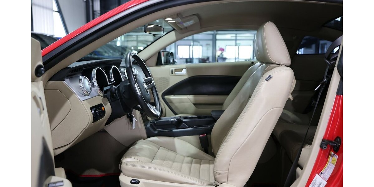Ford Mustang COUPE 4.6 V8 GT / RED & BEIGE / LEDER 60.000 km 16.444 &euro; Hamm 59077