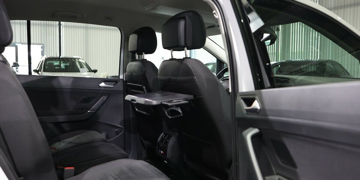 VW Touran 2.0 TDI DSG IQ Comfortline / 7-SITZE, LED 66.000 km 28.777 &euro; Hamm 59077