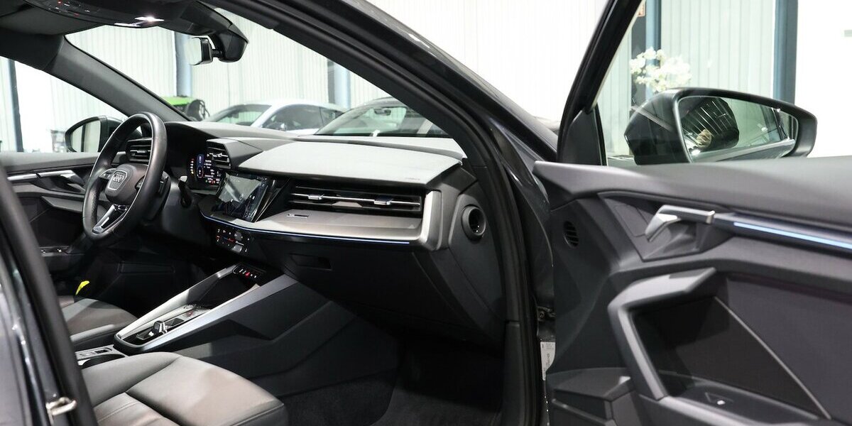 Audi A3 LIMOUSINE 30 TFSI S-LINE MATRIX, VOLL-LEDER 60.000 km 25.333 &euro; Hamm 59077