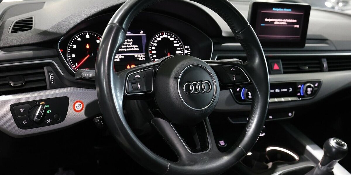 Audi A4 Avant 35 TFSI SPORT / 1.HAND / LED / NAVI+ 108.000 km 17.994 &euro; Hamm 59077