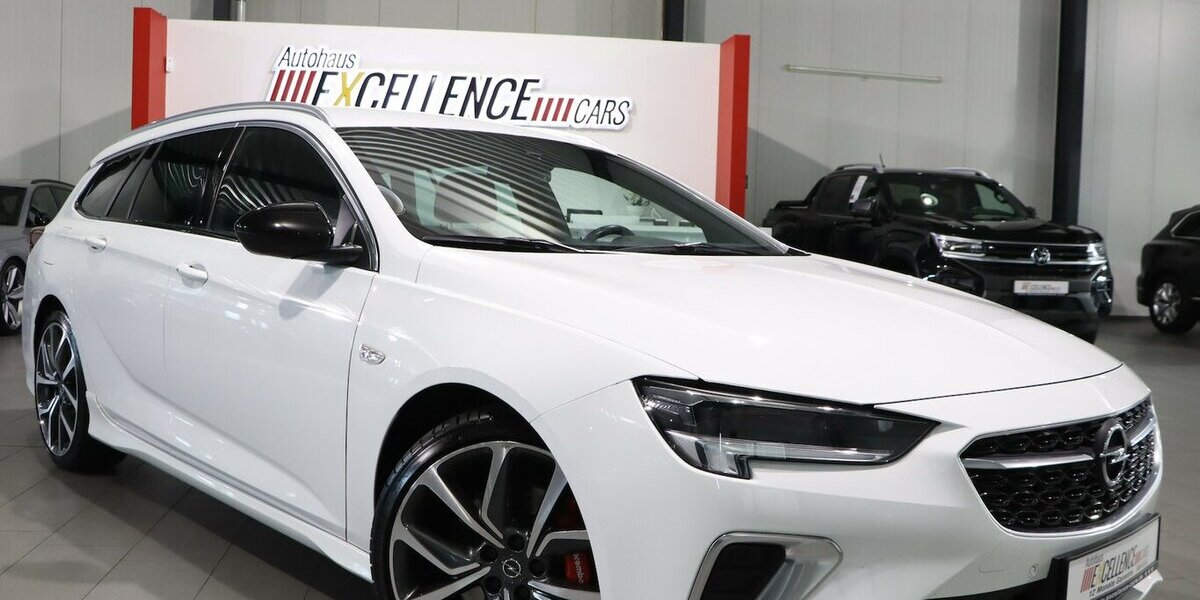 Opel Insignia 2.0 ST 4x4 OPC-LINE GSI WHITE / VC+HUD 140.000 km 18.991 &euro; Hamm 59077