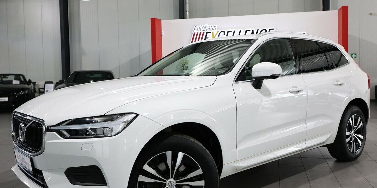 Volvo XC60 D4 MOMENTUM PRO / PANORAMA, MATRIX-LED 130.000 km 26.777 &euro; Hamm 59077