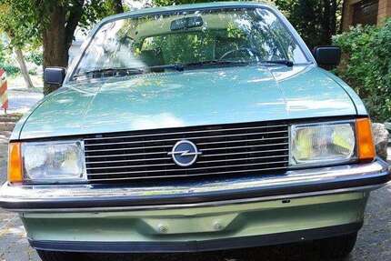 Opel Rekord 90.000 km 6.990 &euro; Kamen, Stadt 59174