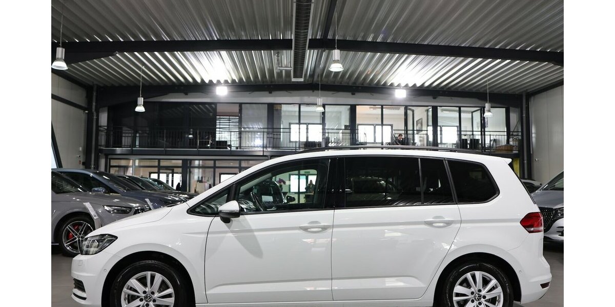 VW Touran 2.0 TDI DSG IQ Comfortline / 7-SITZE, LED 66.000 km 28.777 &euro; Hamm 59077