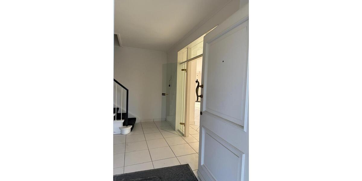 Doppelhaushälfte Soest - 6 Zimmer, 200 m&sup2;, 2.000&euro; | Angebot:25857395