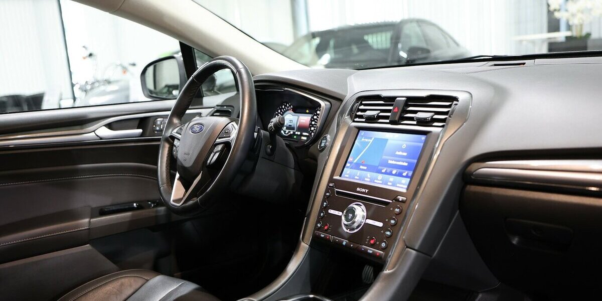 Ford Mondeo Tunier 2.0 EB TITANIUM / VOLL-LEDER, LED 115.000 km 17.555 &euro; Hamm 59077