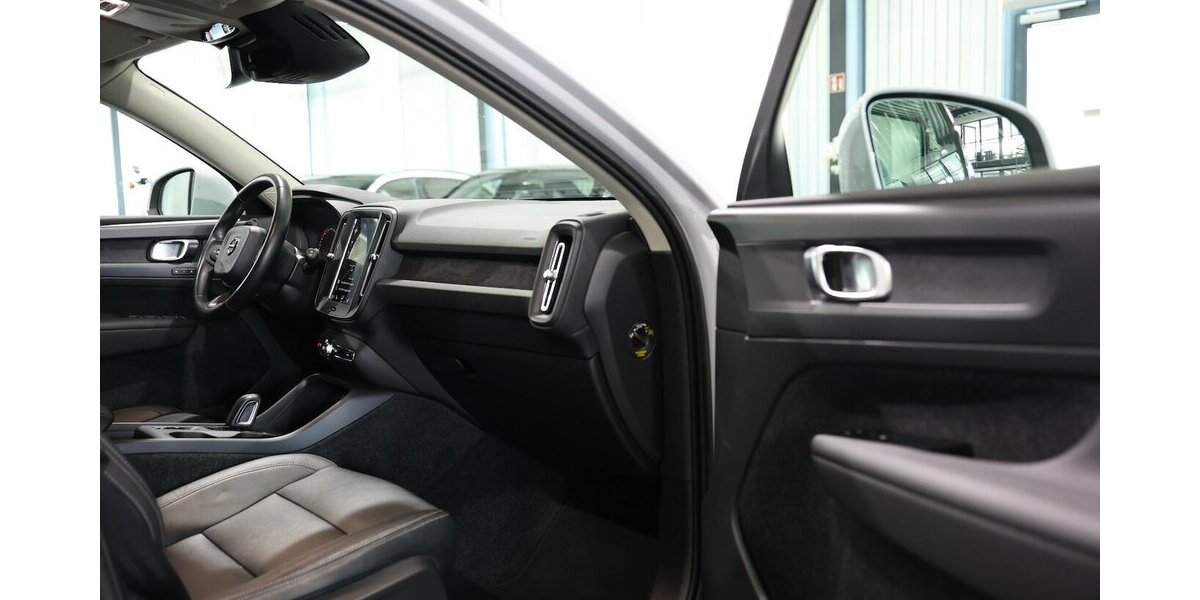 Volvo XC40 BUSINESS / VIRTUAL+NAVI+KAMERA / MATRIX 157.000 km 17.991 &euro; Hamm 59077