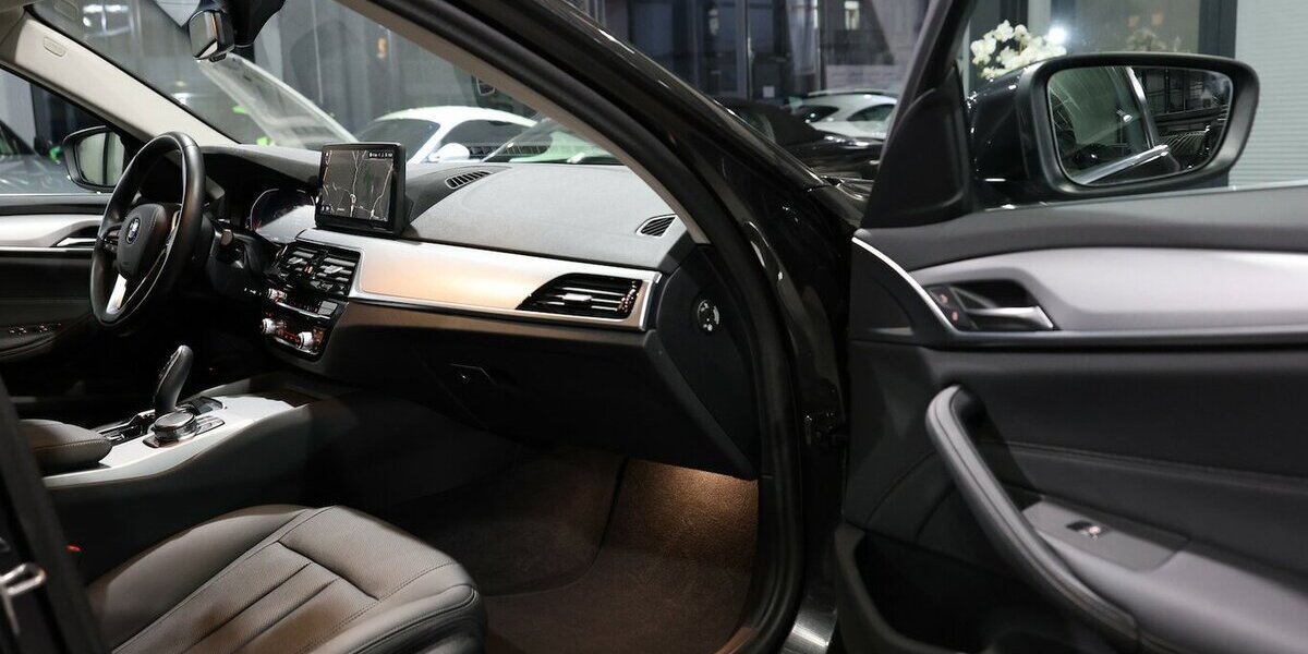 BMW 520d Touring xDrive BUSINESS EL.VOLL-LEDER, LED 14.000 km 38.111 &euro; Hamm 59077