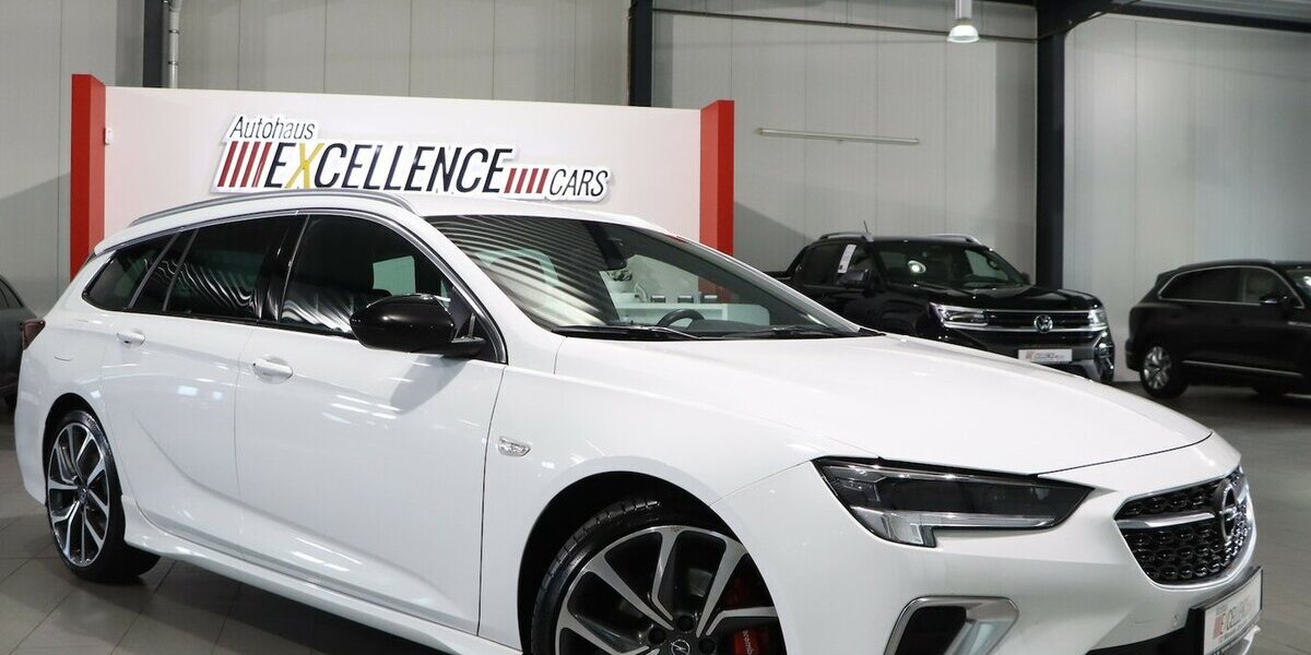 Opel Insignia 2.0 ST 4x4 OPC-LINE GSI WHITE / VC+HUD 140.000 km 18.991 &euro; Hamm 59077