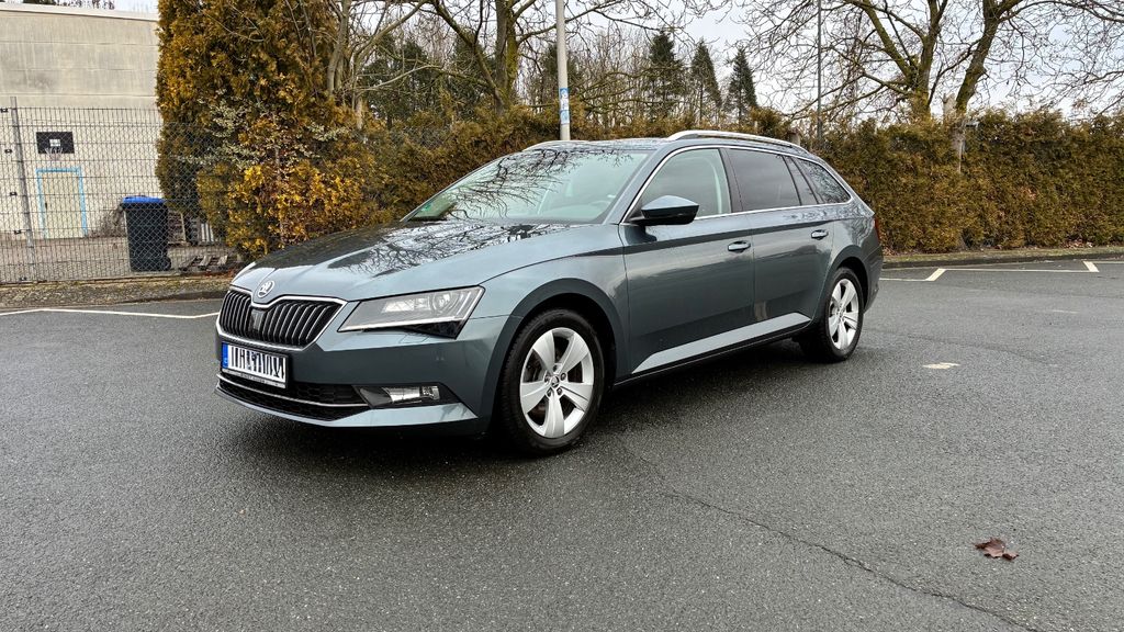 Skoda Superb 82.500 km 19.980 &euro; Hamm 59065