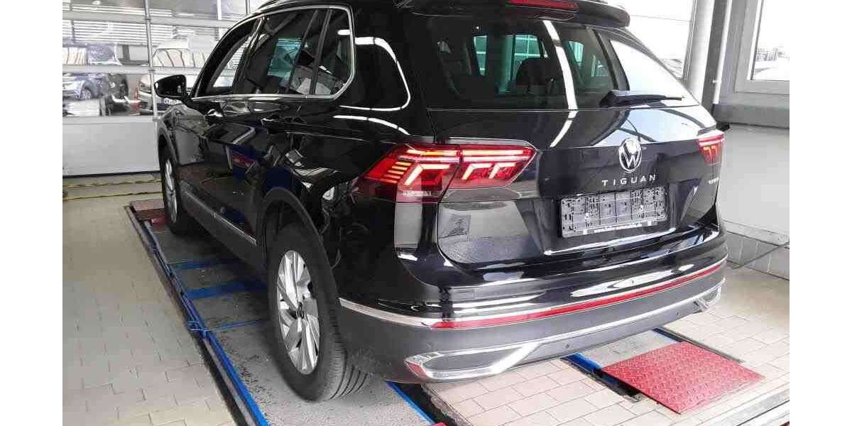 VW Tiguan Elegance 1.4 eHybrid DSG NAVI PANORAMA KAME 68.479 km 26.788 &euro; Bergkamen 59192