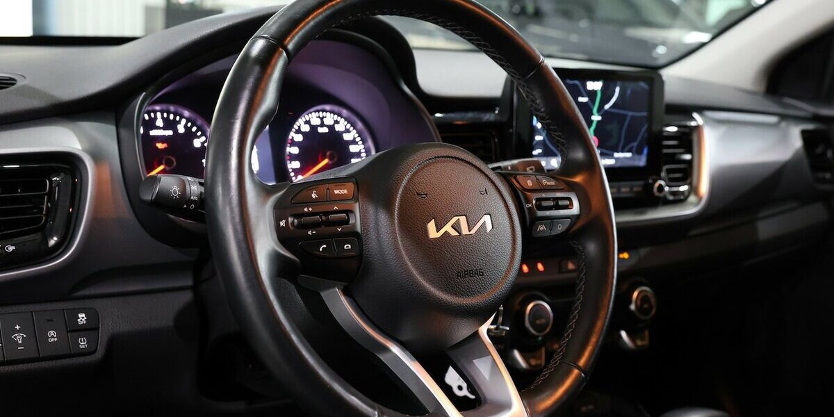 Kia Stonic 1.0 T-GDI DCT VISION AUTOMATIK / LED, AHK 30.000 km 17.991 &euro; Hamm 59077