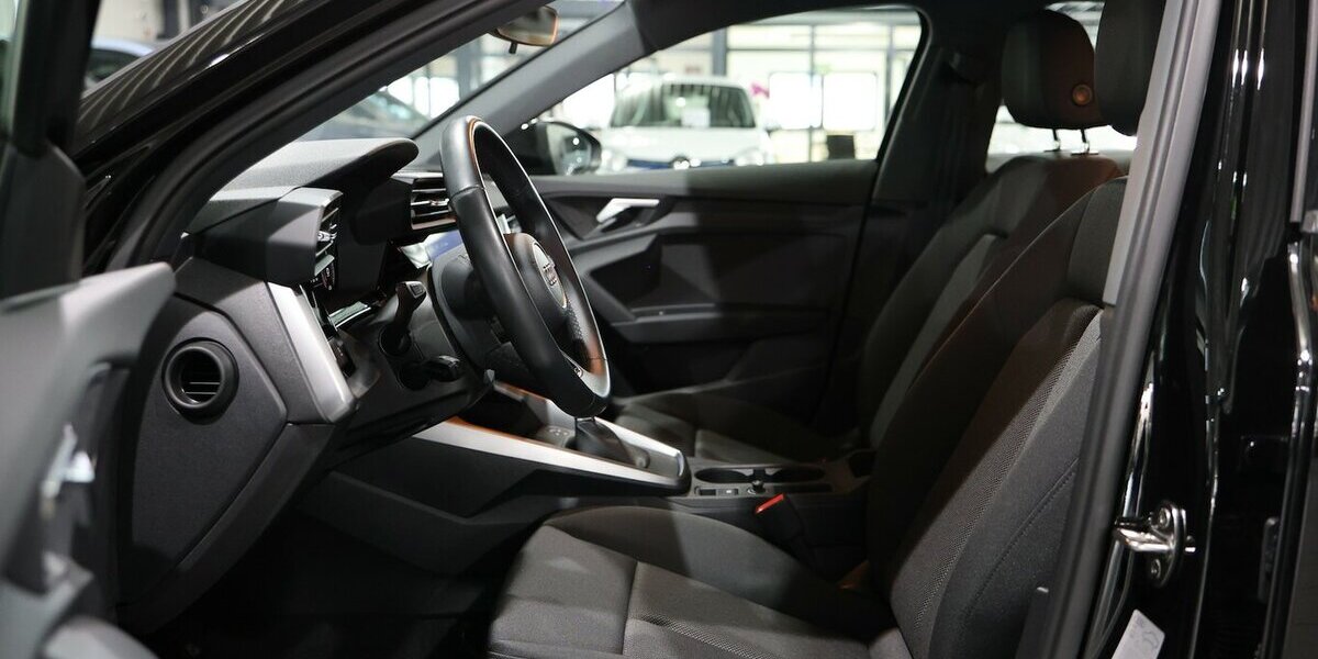 Audi A3 LIMOUSINE 35 TFSI BUSINESS BLACK LED,ACC+LANE 16.000 km 25.183 &euro; Hamm 59077