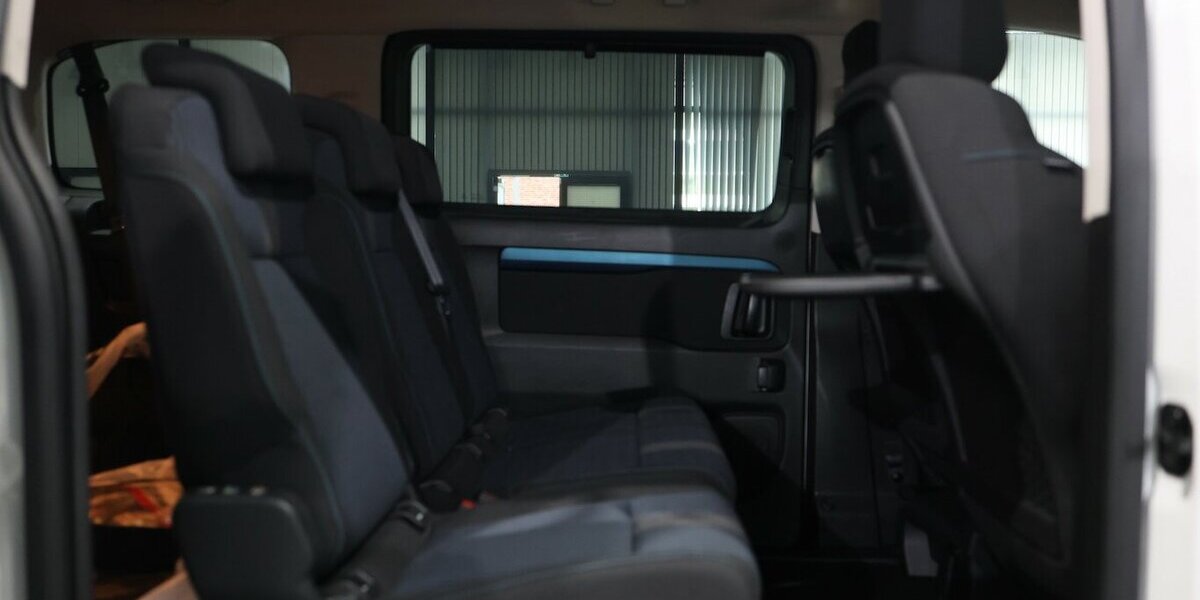 Peugeot Traveller 150 BLUE-HDI EXPERT ACTIVE L2 / 5-SITZ 50.000 km 27.444 &euro; Hamm 59077