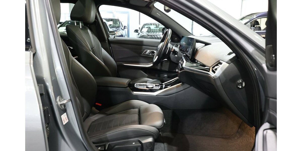 BMW 318d Touring SPORT / PANORAMA,LEDER,CURVED+HUD 53.000 km 29.833 &euro; Hamm 59077