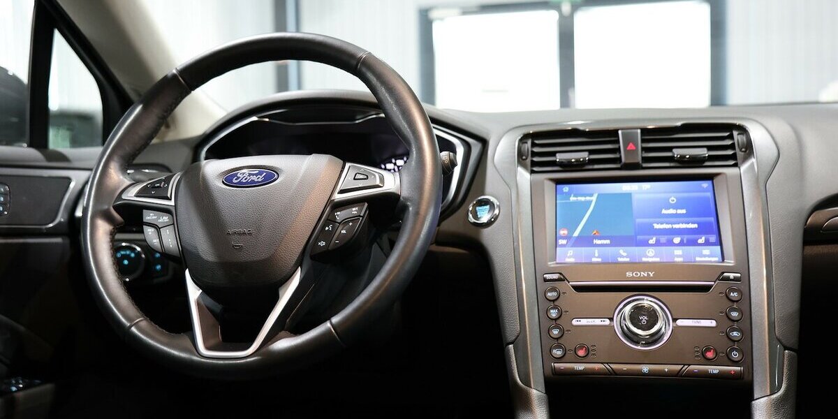 Ford Mondeo Tunier 2.0 EB TITANIUM / VOLL-LEDER, LED 115.000 km 17.555 &euro; Hamm 59077
