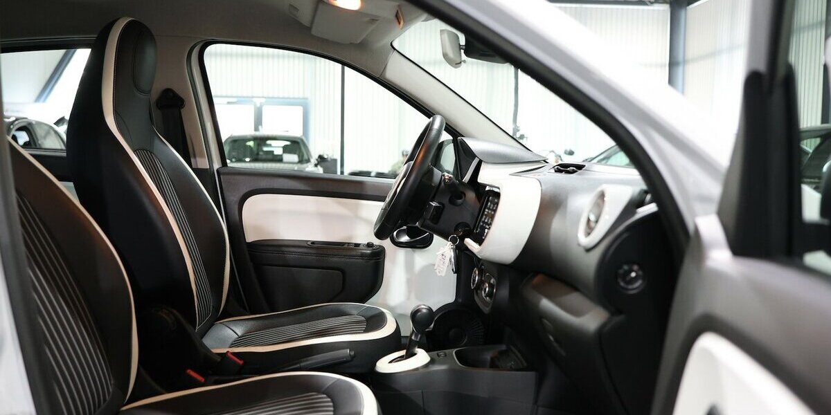 Renault Twingo INTENS ELECTRIC SPURHALTE, LEDER, KAMERA 13.000 km 13.111 &euro; Hamm 59077