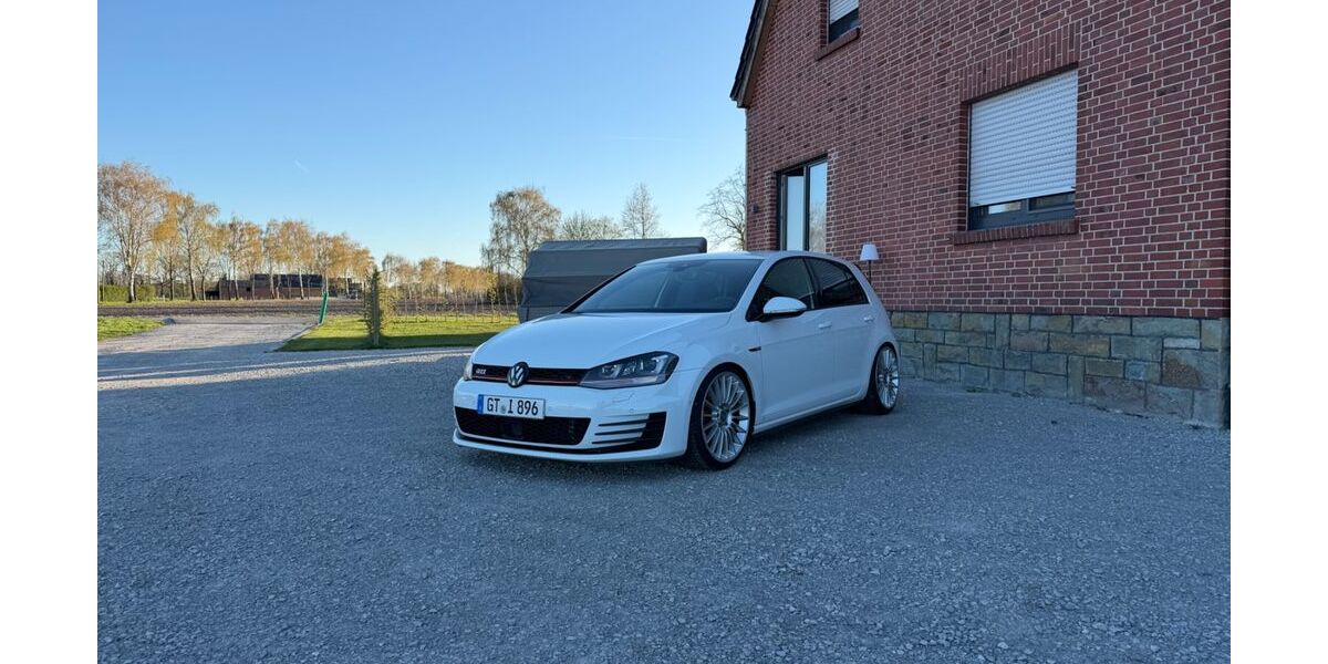 VW Golf 101.648 km 17.700 &euro; Langenberg 33449