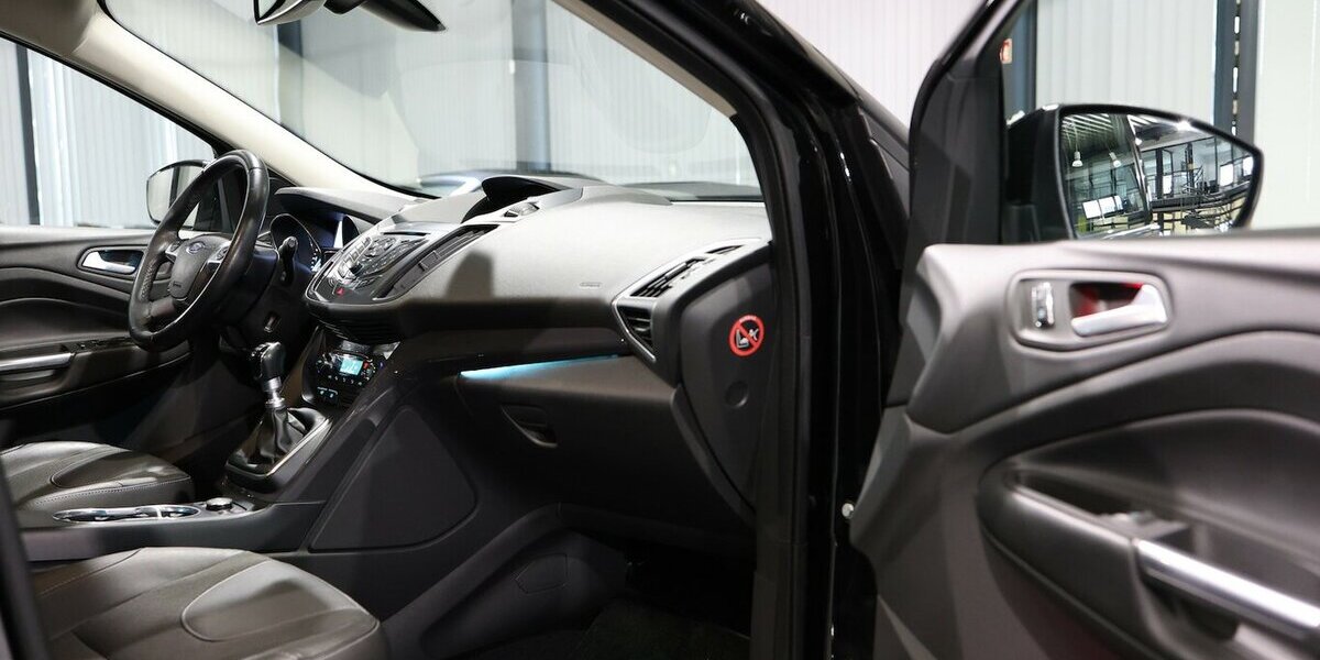 Ford Kuga 2.0 TDCI 4x4 TITANIUM / LEDER / NAVI+ 90.000 km 12.333 &euro; Hamm 59077