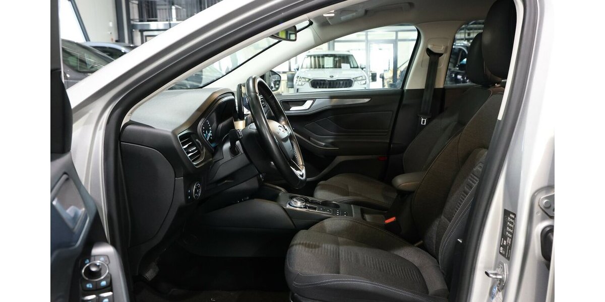Ford Focus TUNIER 1.5 EB ACTIVE CROSS OVER / LED / 117.000 km 13.991 &euro; Hamm 59077
