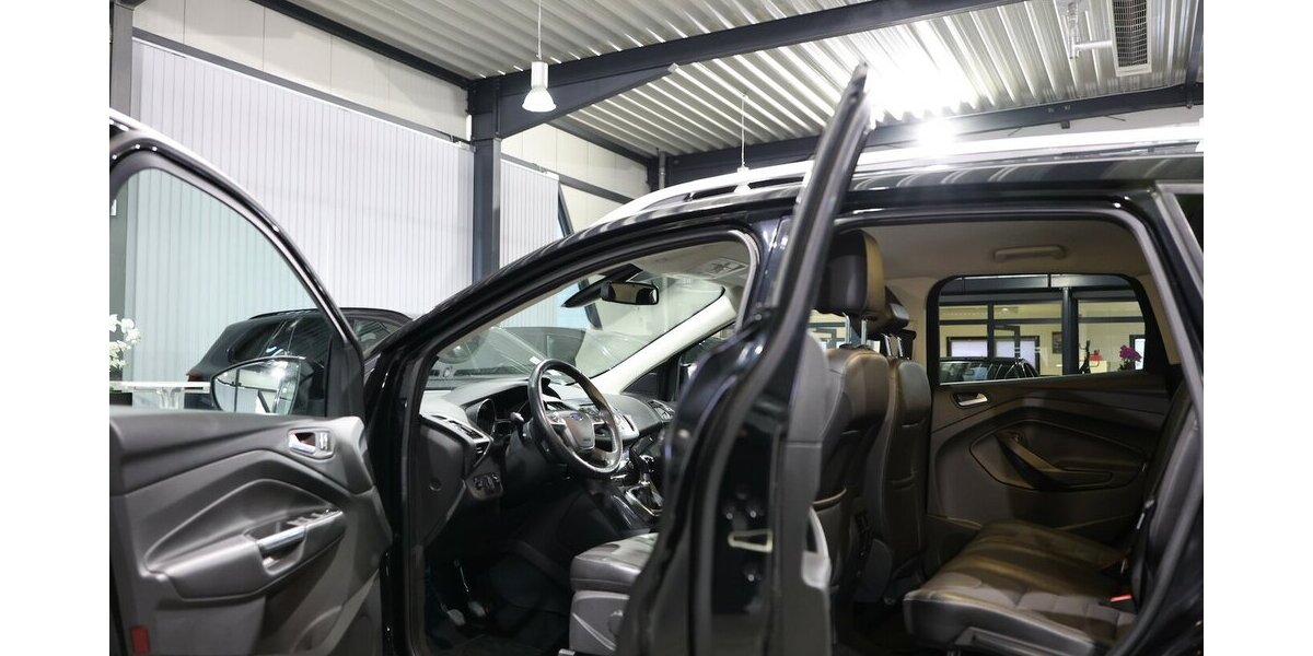 Ford Kuga 2.0 TDCI 4x4 TITANIUM / LEDER / NAVI+ 90.000 km 12.333 &euro; Hamm 59077
