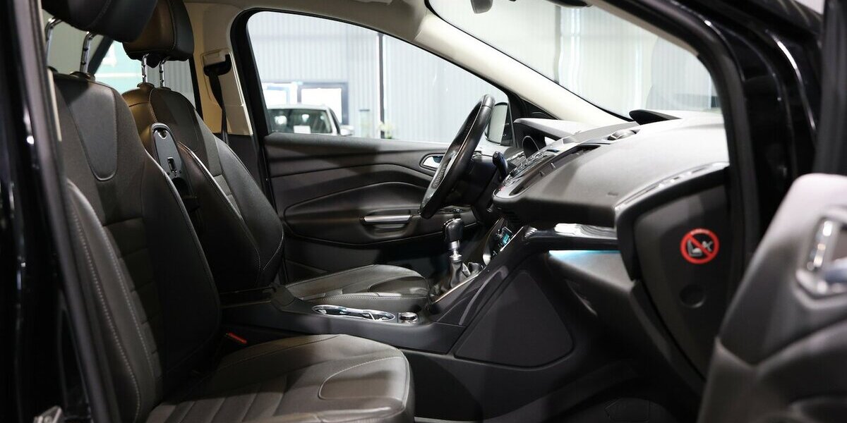 Ford Kuga 2.0 TDCI 4x4 TITANIUM / LEDER / NAVI+ 90.000 km 12.333 &euro; Hamm 59077