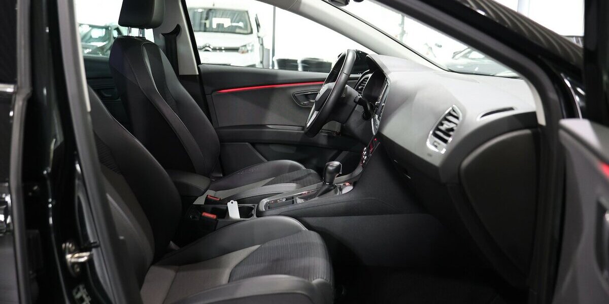 Seat Leon 1.5 TSI DSG XCELLENCE SPORT / LED / LEDER 116.000 km 15.444 &euro; Hamm 59077