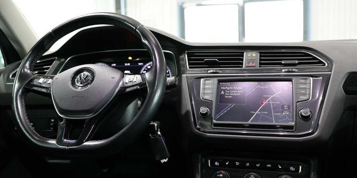 VW Tiguan 2.0 TSI DSG 4M SOUND / PANORAMA / LED 128.000 km 19.555 &euro; Hamm 59077