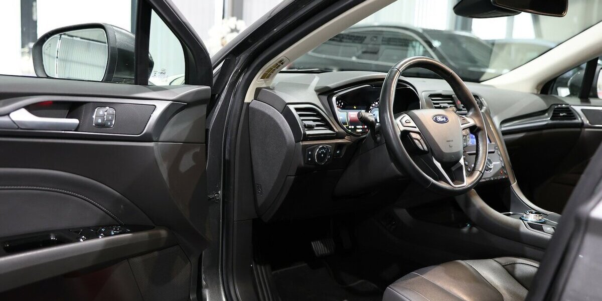 Ford Mondeo Tunier 2.0 EB TITANIUM / VOLL-LEDER, LED 115.000 km 17.555 &euro; Hamm 59077
