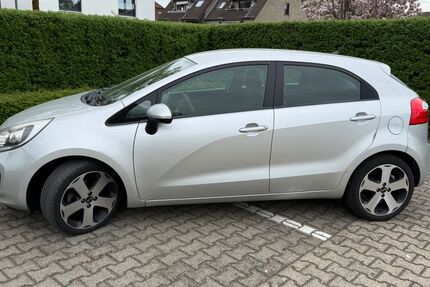 Kia Rio 148.000 km 4.700 &euro; Ahlen 59227