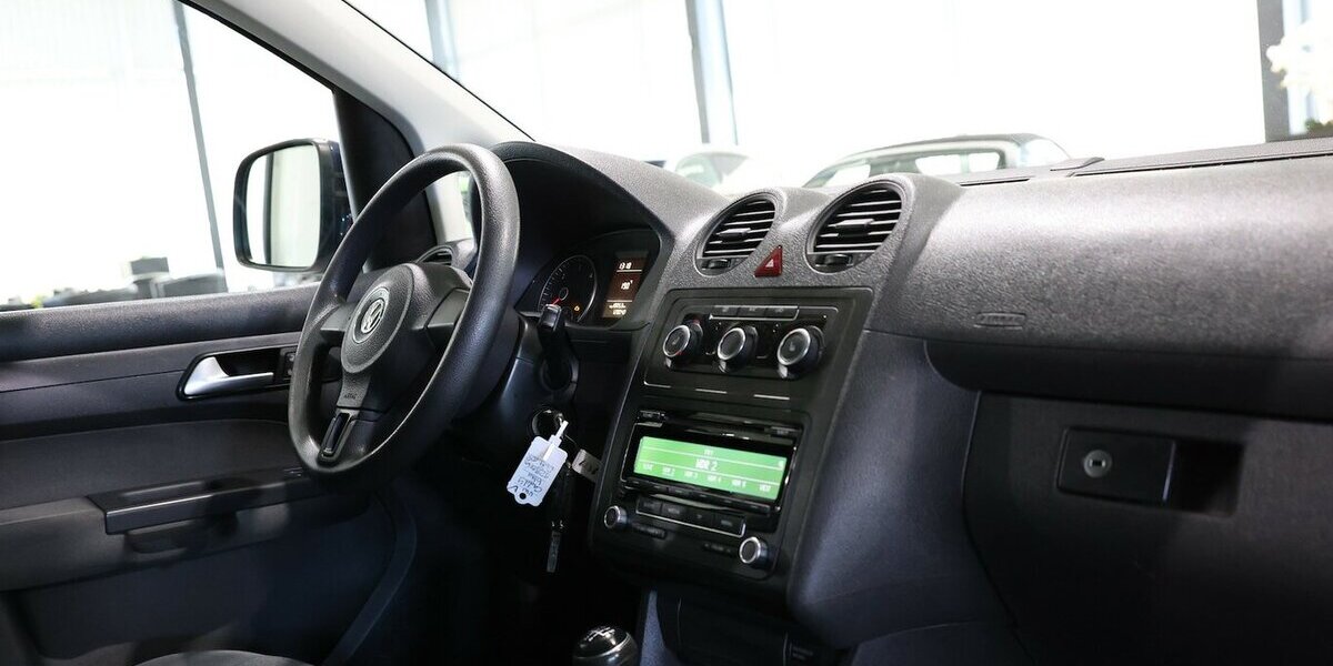 VW Caddy Kombi 1.6 TDI / 5-SITZER / -OPTIK / AHK 128.000 km 13.444 &euro; Hamm 59077