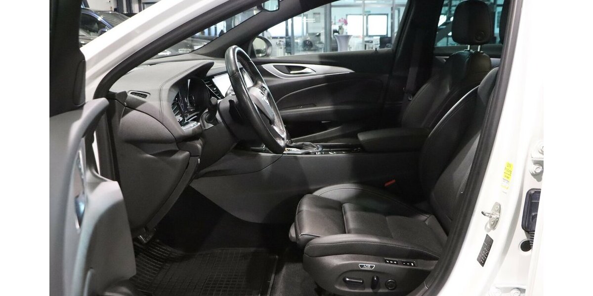 Opel Insignia 2.0 ST 4x4 OPC-LINE GSI WHITE / VC+HUD 140.000 km 18.991 &euro; Hamm 59077