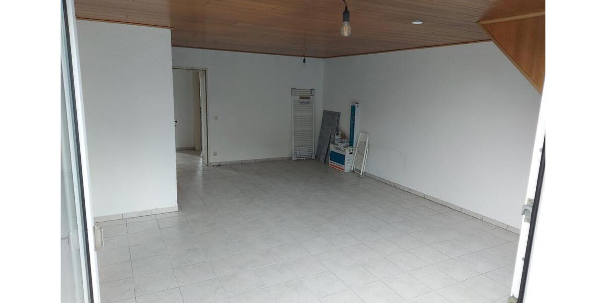 Dachgeschoßwohnung Sendenhorst - 3 Zimmer, 92 m&sup2;, 695&euro; | Angebot:26302943