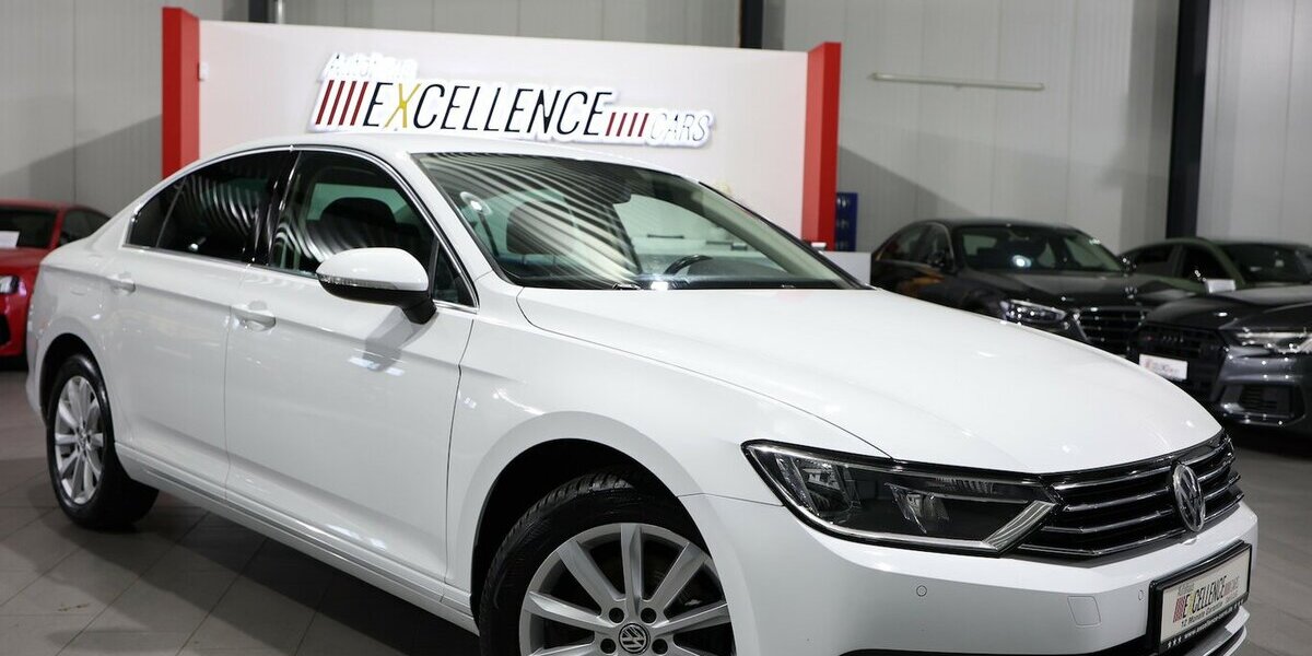 VW Passat 1.6 TDI Comfortline WHITE / MASSAGE+SHZ 176.000 km 10.444 &euro; Hamm 59077