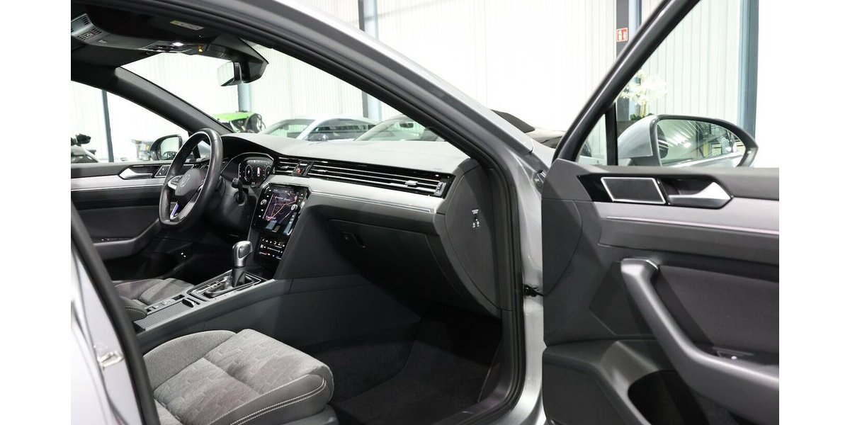 VW Passat Variant GTE DSG IQ BUSINESS R-LINE SPORT 86.000 km 23.991 &euro; Hamm 59077