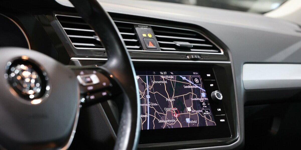 VW Tiguan 2.0 TDI Comfortline / LED, ACC+LANE, NAVI 125.000 km 19.555 &euro; Hamm 59077