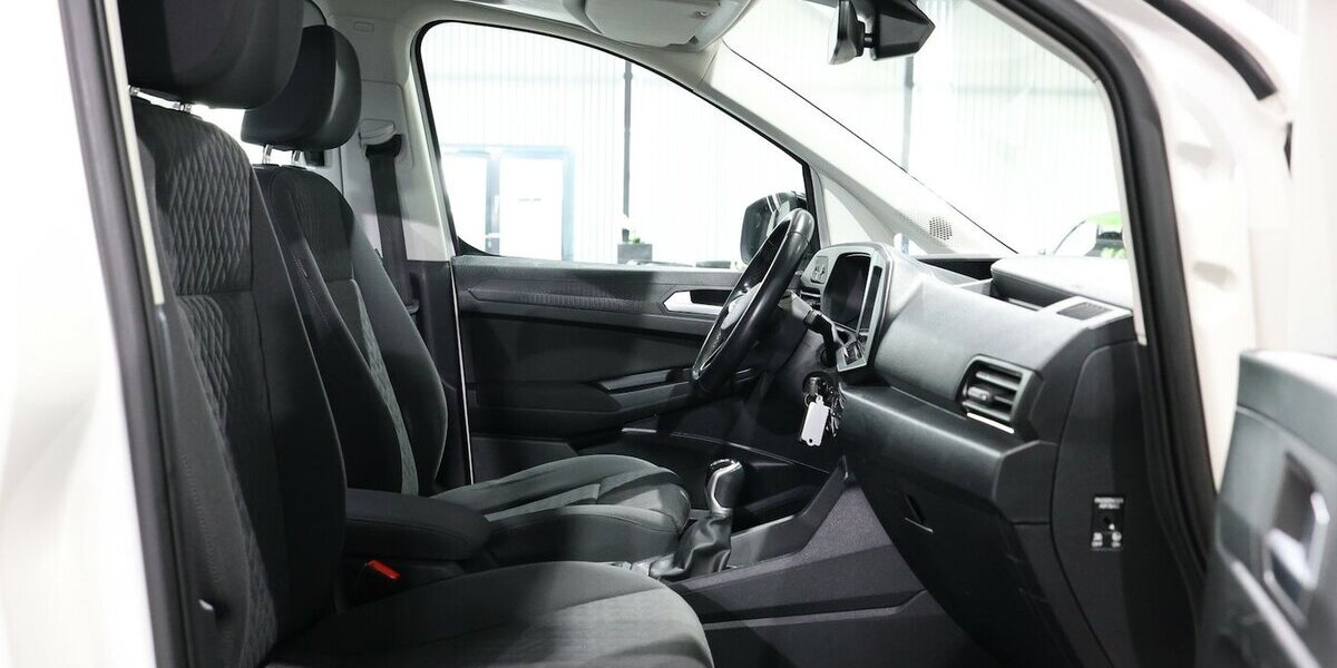 VW Caddy Maxi KOMBI 2.0 TDI 4M LIFE IQ ALLRAD OPTIK 95.000 km 28.777 &euro; Hamm 59077