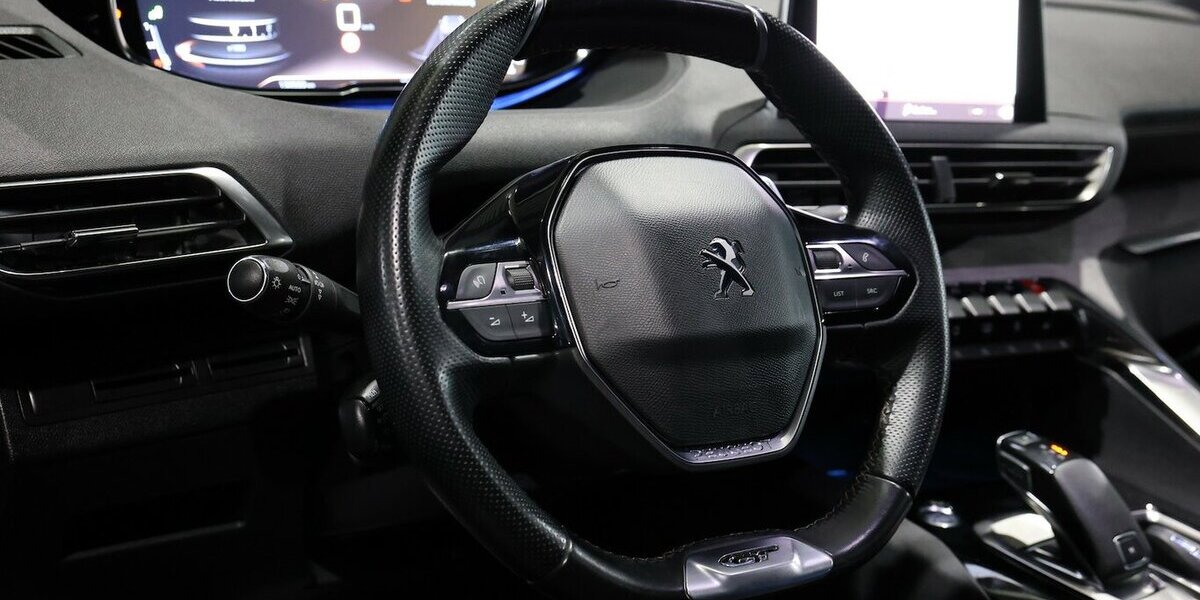 Peugeot 3008 2.0 BLUE-HDI 180 GT-LINE-SPORT / I-COCKPIT 138.000 km 17.991 &euro; Hamm 59077