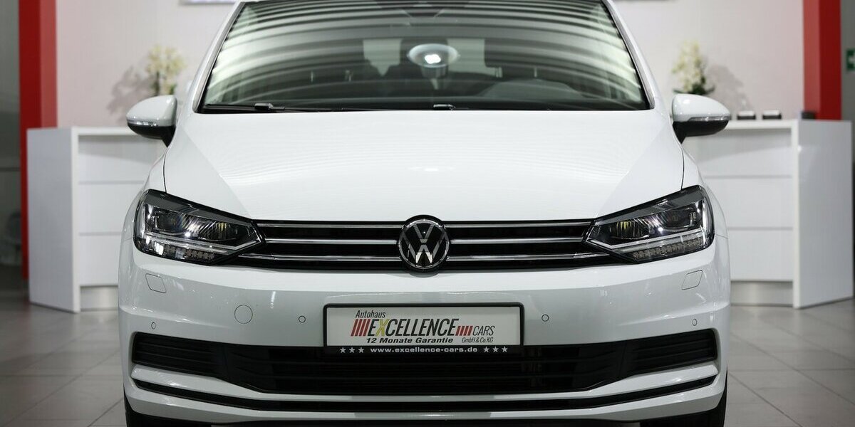 VW Touran 2.0 TDI DSG IQ Comfortline / 7-SITZE, LED 66.000 km 28.777 &euro; Hamm 59077