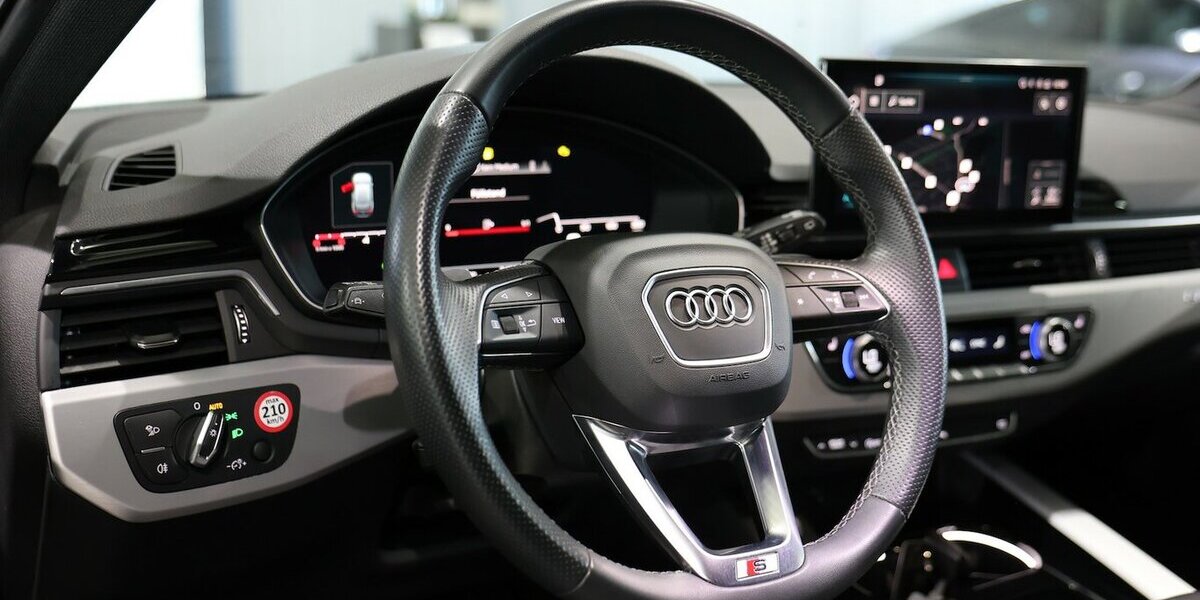 Audi A4 Avant 40 TFSI QUATTRO S-LINE SPORT BLACK TOP 113.000 km 26.888 &euro; Hamm 59077