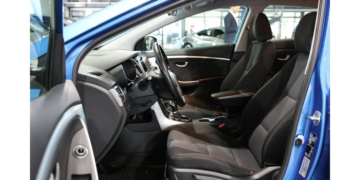 Hyundai i30 1.6 T-GDI STYLE / AUTOMATIK / NAVI+KAMERA 78.000 km 13.777 &euro; Hamm 59077