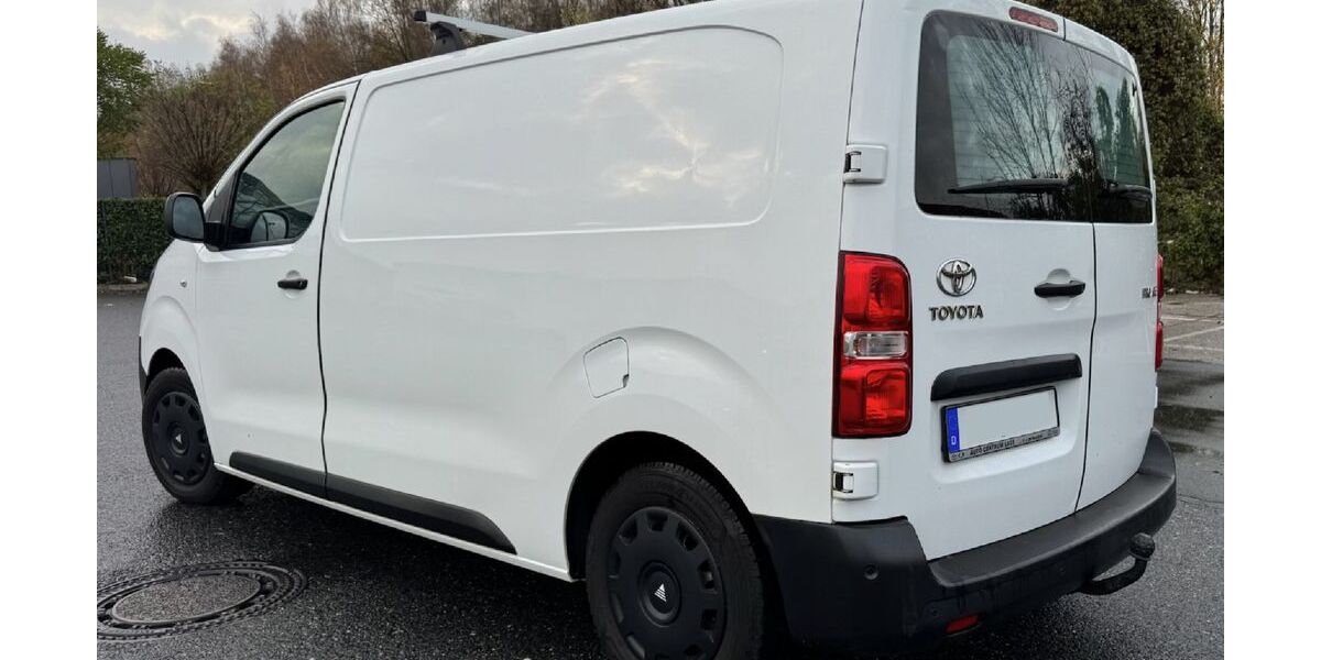 Toyota Proace (Verso) 110.000 km 12.600 &euro; Oelde 59302