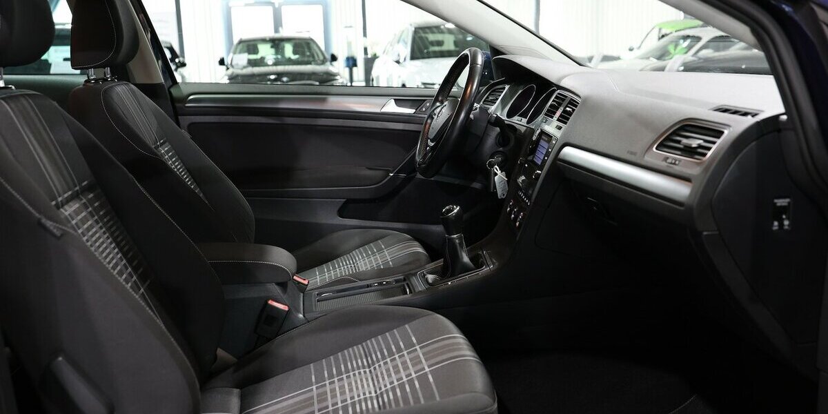 VW Golf VII 1.2 TSI LOUNGE 3-TÜRER / ERST 55.000-KM 55.000 km 10.881 &euro; Hamm 59077