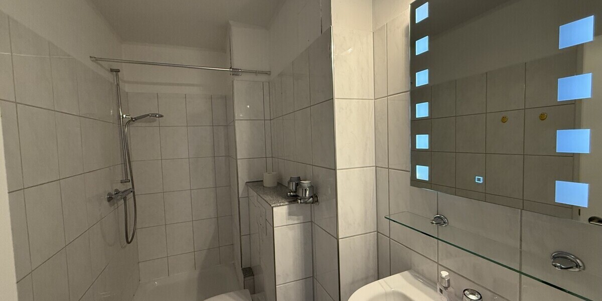 Wohnen am Koburger Weg: 2 Zimmer, EBK & zwei Balkone – befristet bis Mai 2027 - Dachgeschoßwohnung Münster Mitte-Nordost | Angebot:26864427