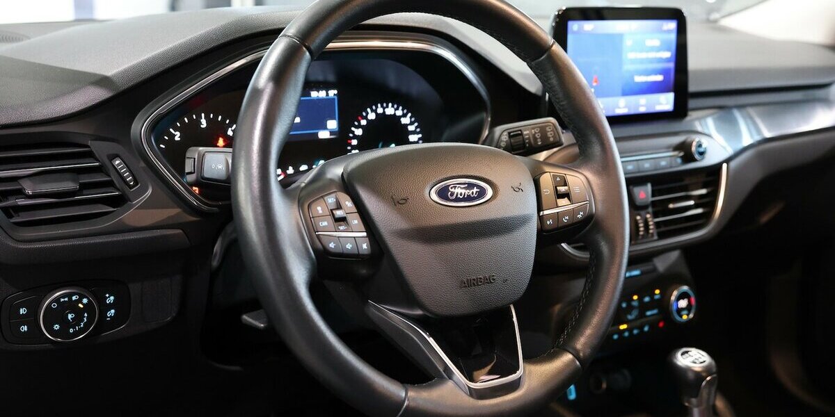 Ford Focus LIMOUSINE 1.5 EcoBlue ACTIVE WHITE / LED 83.000 km 14.331 &euro; Hamm 59077