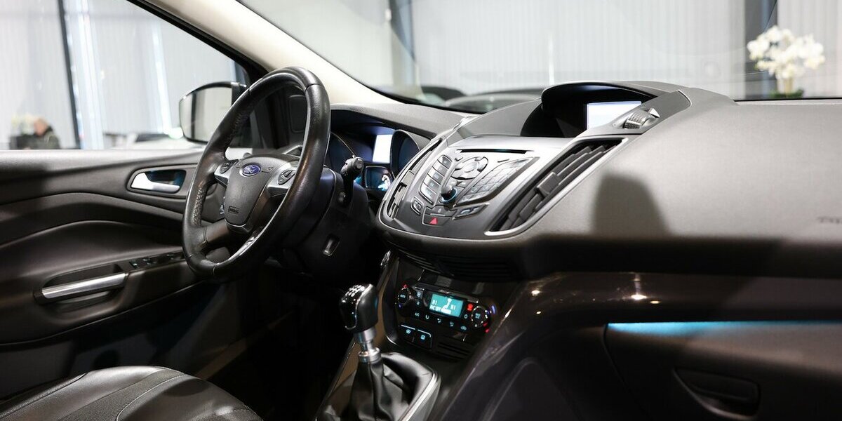 Ford Kuga 2.0 TDCI 4x4 TITANIUM / LEDER / NAVI+ 90.000 km 12.333 &euro; Hamm 59077