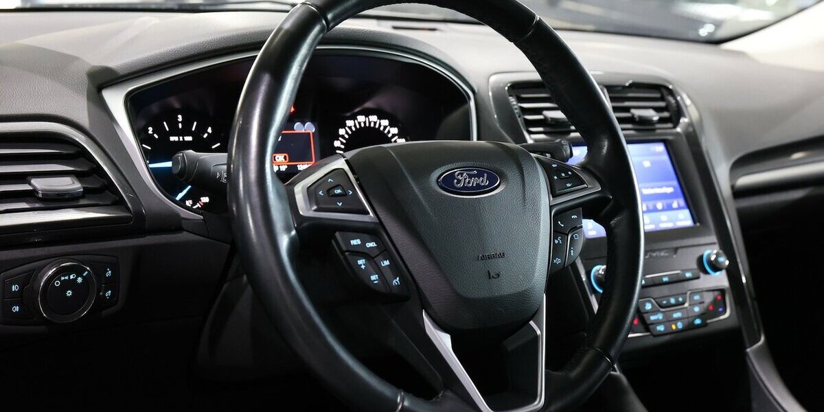 Ford Mondeo Tunier 2.0 EB / LED / NAVI+KAMERA / AHK 124.000 km 14.991 &euro; Hamm 59077