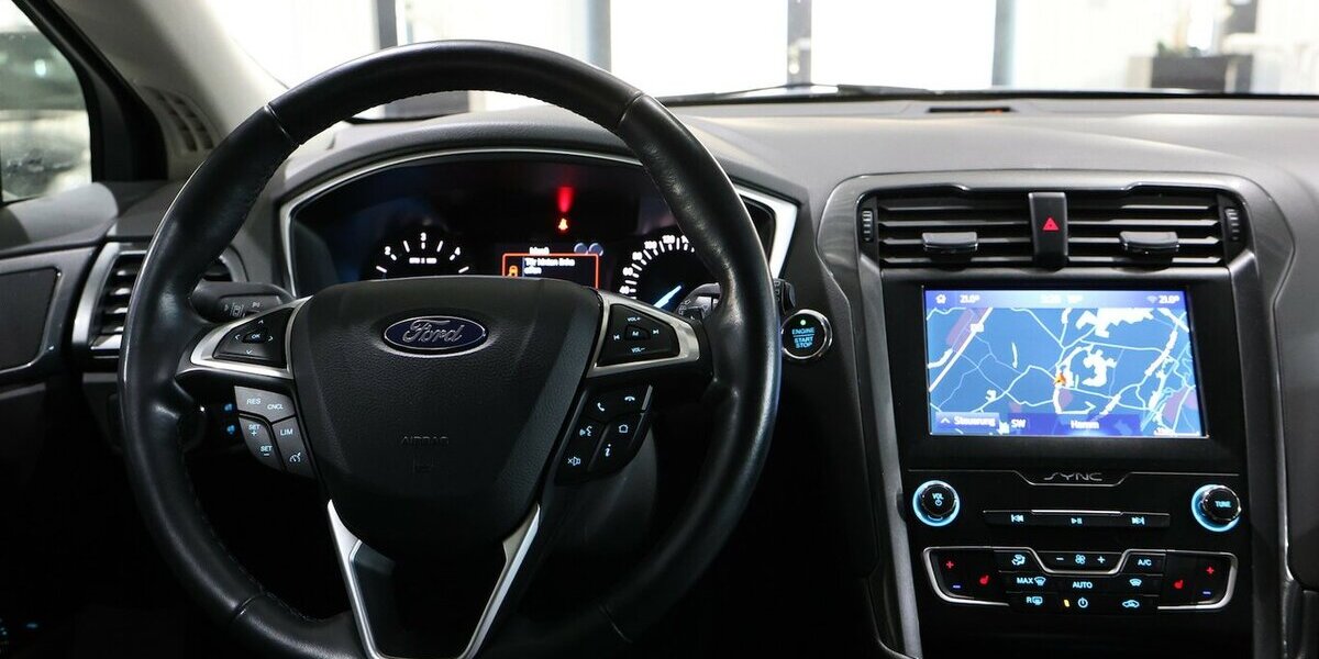 Ford Mondeo Tunier 2.0 EB / LED / NAVI+KAMERA / AHK 124.000 km 14.991 &euro; Hamm 59077