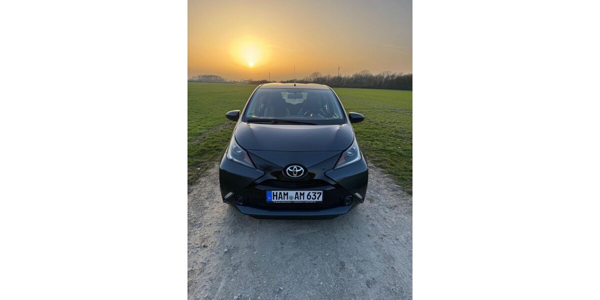 Toyota Aygo (X) 96.500 km 5.899 &euro; Beckum 59269