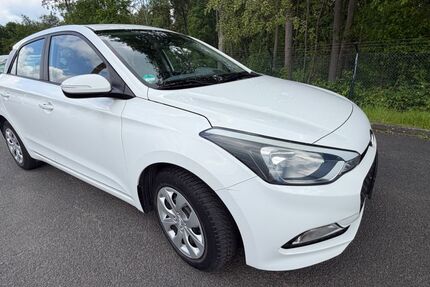 Hyundai i20 39.800 km 10.100 &euro; Hamm 59067